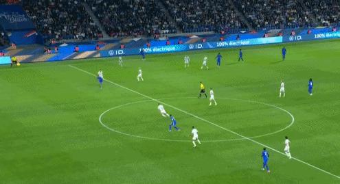 皇马客场战平,贝尔远射失误射空门的简单介绍 皇马客场战平,贝尔远射失误射空门的简单介绍