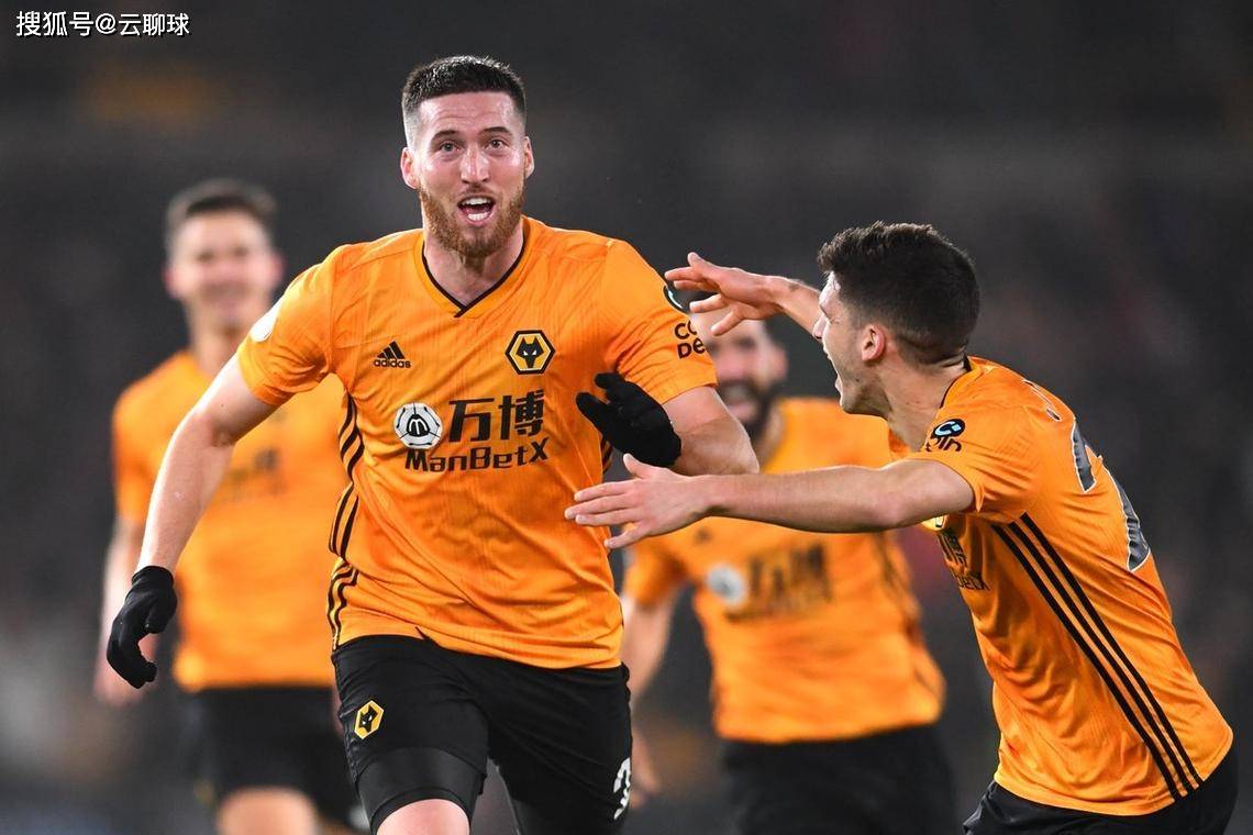 狼队在比赛中击败对手,迎来胜利 狼队在比赛中击败对手,迎来胜利