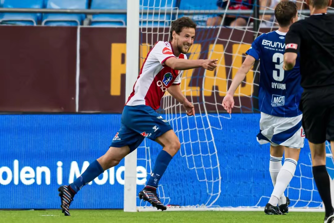 包含欧洲预选赛赛场上风云变幻,胜负难料的词条 包含欧洲预选赛赛场上风云变幻,胜负难料的词条