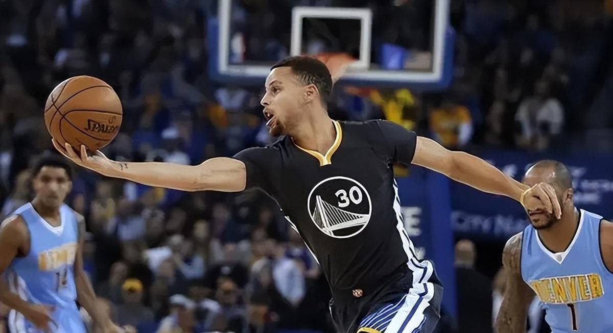 爱游戏在线登录-包含勇士主场胜活塞，库里表现抢眼的词条