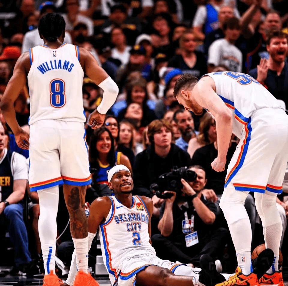 爱游戏平台-雷霆主场遭遇活塞逆转