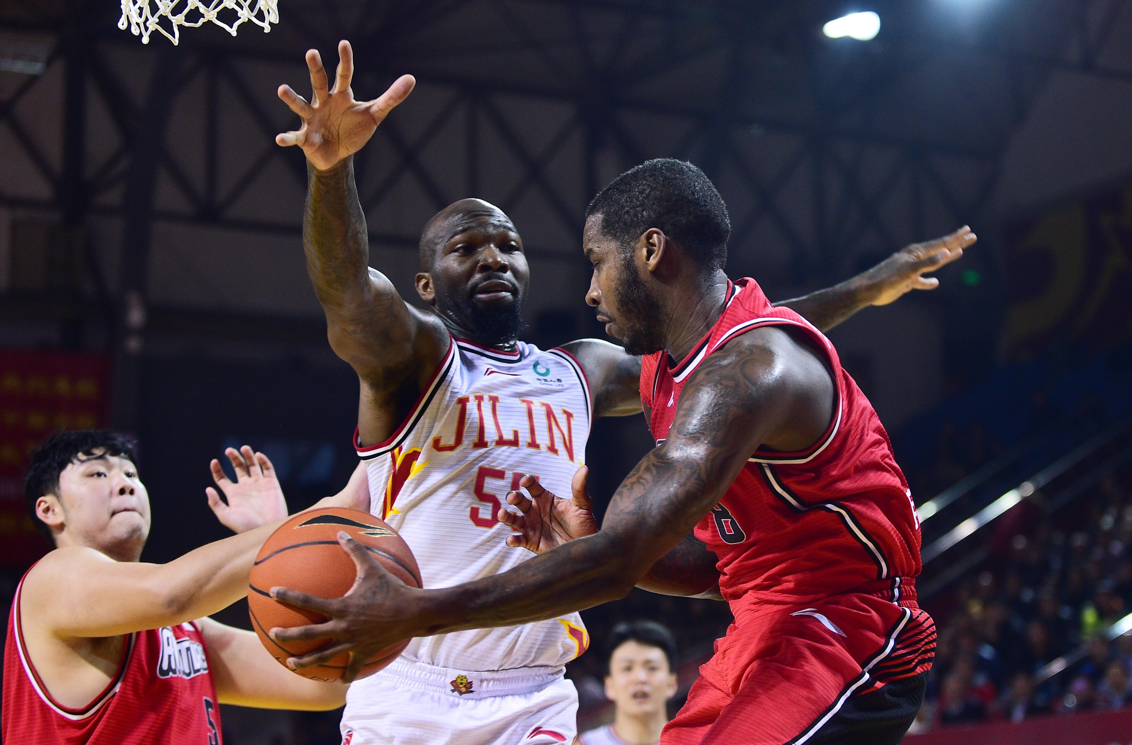 关于雄狮主场击败凯尔特人,继续保持不败的信息 关于雄狮主场击败凯尔特人,继续保持不败的信息