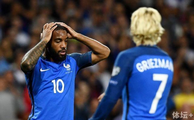 保加利亚队为比赛胜利而努力