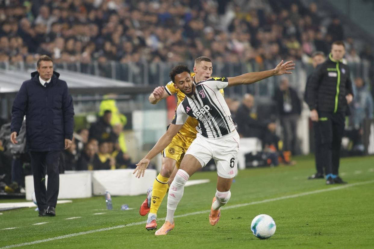 爱游戏在线-尤文图斯力克对手，晋级淘汰赛