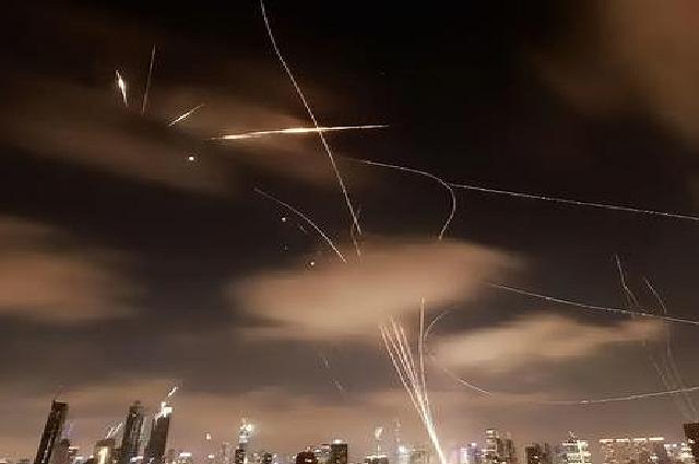 包含国家队赛场上纷争与激战连连!的词条 包含国家队赛场上纷争与激战连连!的词条