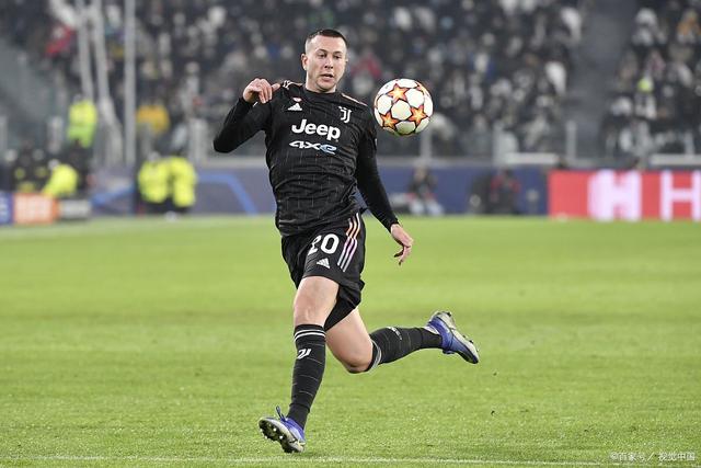 包含雷丁客场惨败，积分继续滑落的词条