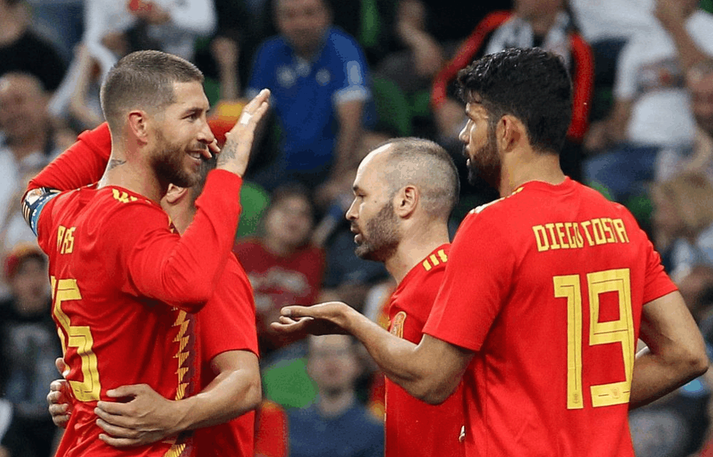 包含塞浦路斯在欧预赛中战平斯洛伐克争夺平局的词条