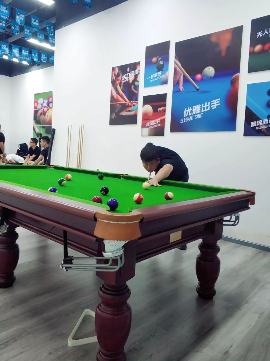 关于高手对决，技艺精湛耀眼的信息